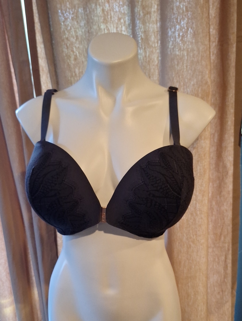 Evelyn & Bobbie Black Everyday Bustier Bra Wireless Push up Size # 02.12.118